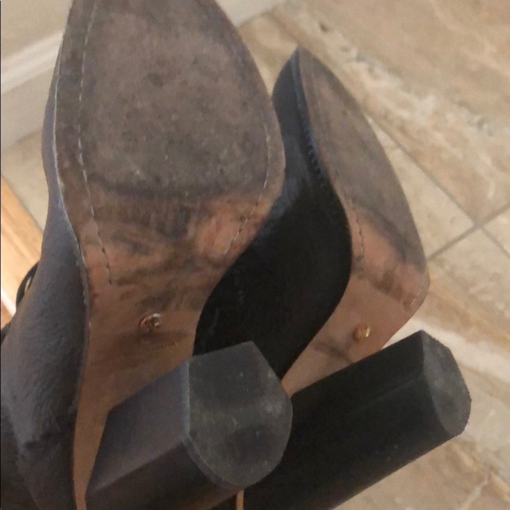 Cynthia Vincent fringe booties - Picture 5 of 5